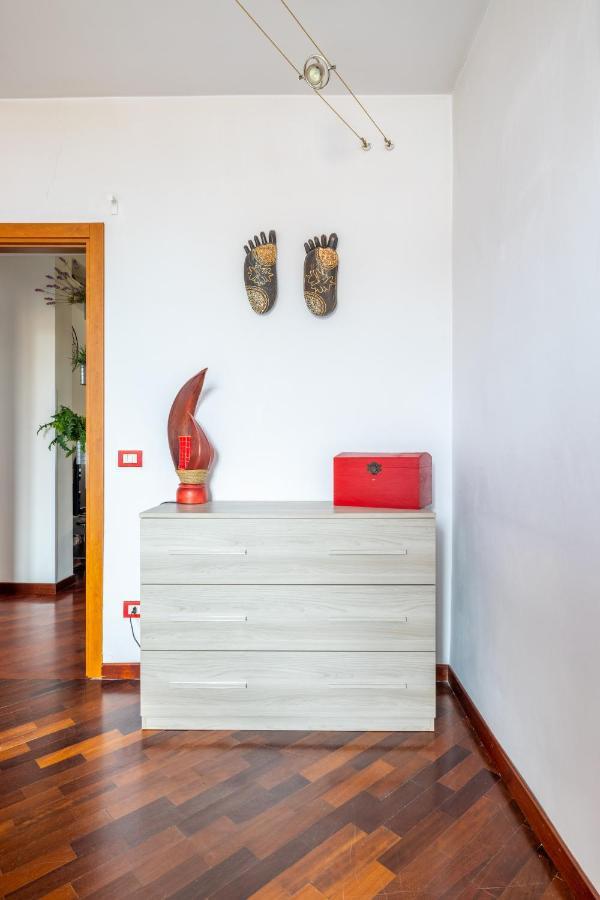 Smart Downtown Apartment Rom