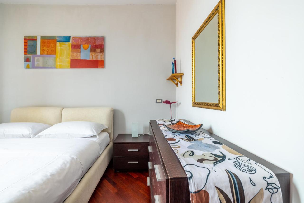 Smart Downtown Apartment Rom